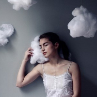 mơ thấy đi trễ 9